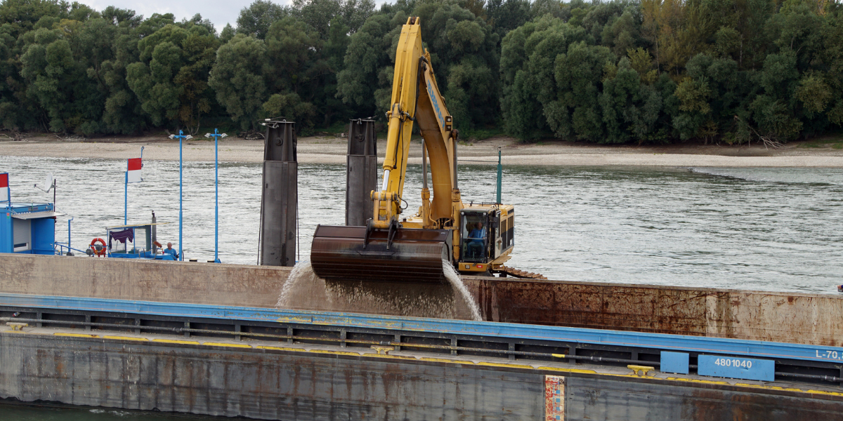 How Dredging Helps With Water Management